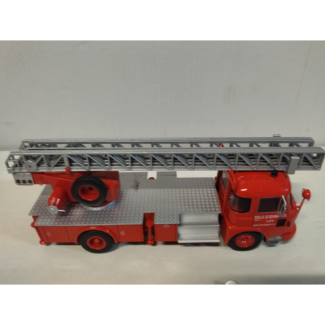 SAVIEM FIRE/POMPIERS/BOMBEROS 1:43 ALTAYA IXO DEFECT/NO BOX