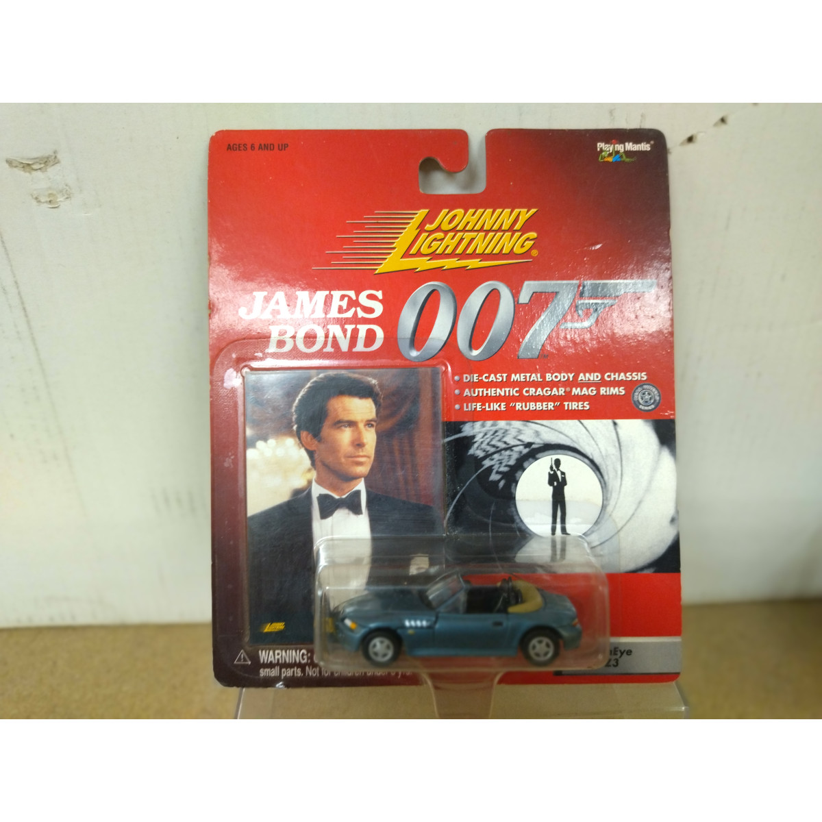 BMW Z3 GOLDENEYE 007 JAMES BOND 1:64 JOHNNY LIGHTNING - BCN STOCK CARS