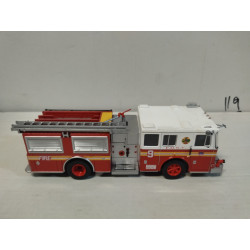 SEAGRAVE MARAUDER NEW YORK FIRE/POMPIERS/BOMBEROS 1:43 SALVAT IXO DEFECT/NO BOX