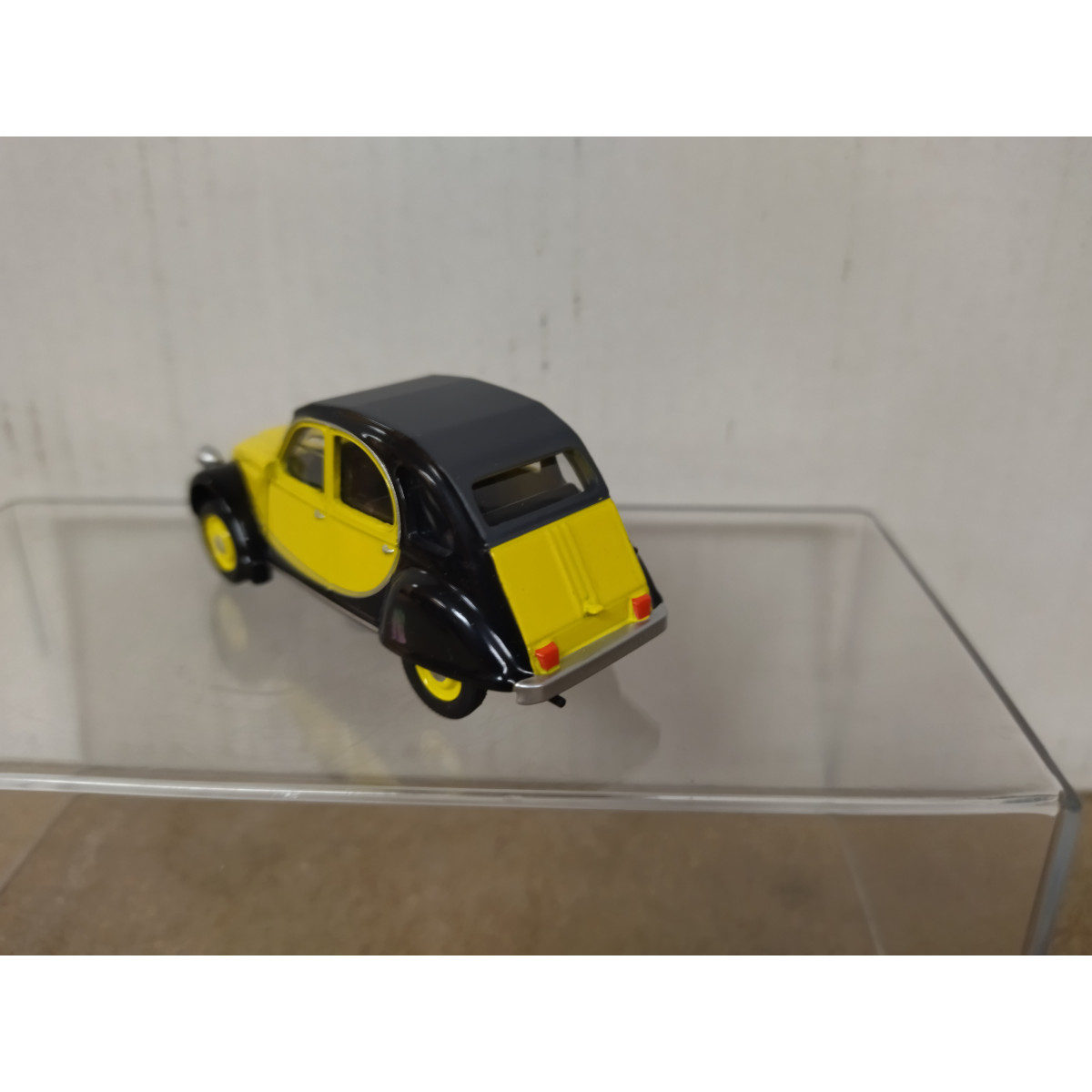 Shop für gebrauchte Modellautos - Citroen 2 CV 6 Ente offen blau Shop für gebrauchte Modellautos - Citroen 2 CV 6 Ente offen blau