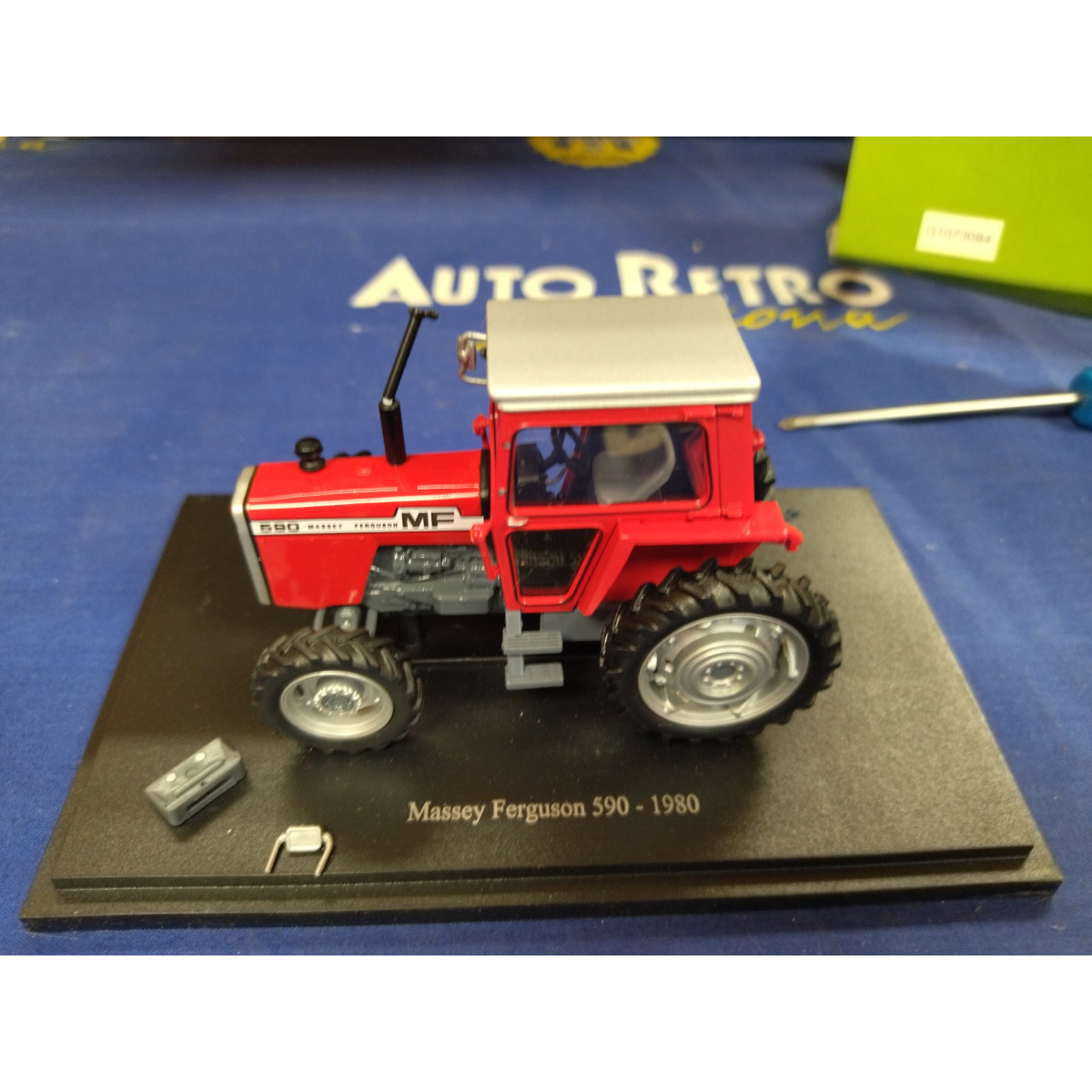 Modèle Réduit Tracteur Altai T-4A 2ème Génération 1:43 – Hachette, En Métal – Neuf