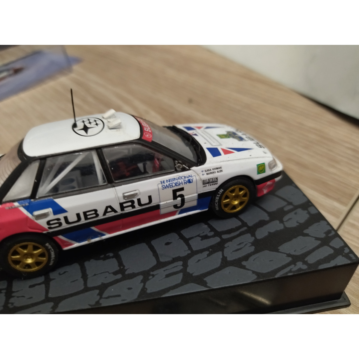 IXO 1/43 SUBARU LEGACY RS RALLYE DE SUEDE 1991