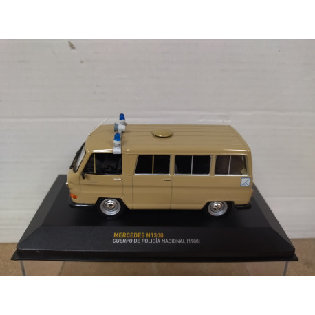 MERCEDES-BENZ N1300 1980 CNP POLICIA NACIONAL1:43 ALTAYA IXO