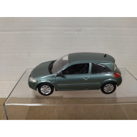 RENAULT MEGANE 2003 COUPE GREEN 1:43 NOREV HACHETTE NO BOX