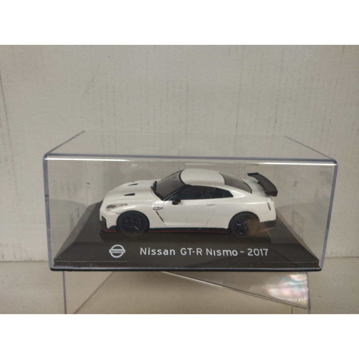 NISSAN GT-R 2017 NISMO WHITE SUPERCARS 1:43 SALVAT IXO - BCN STOCK