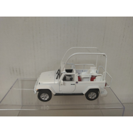 JEEP WRANGLER PAPAMOVIL COLECCION JEEP ECUADOR 1:43 LUPA IXO