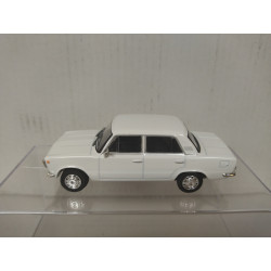FIAT 125 1975 POLSKI CARROS MAS QUERIDOS COLOMBIA 1:43 LUPA IXO