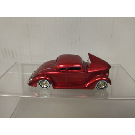 FORD COUPE JESSE JAMES CHOPPERS 1:64 MUSCLE MACHINES NO BOX