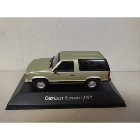 CHEVROLET SILVERADO 1997 MEMORABLES MEXICO 1:43 DeAGOSTINI IXO