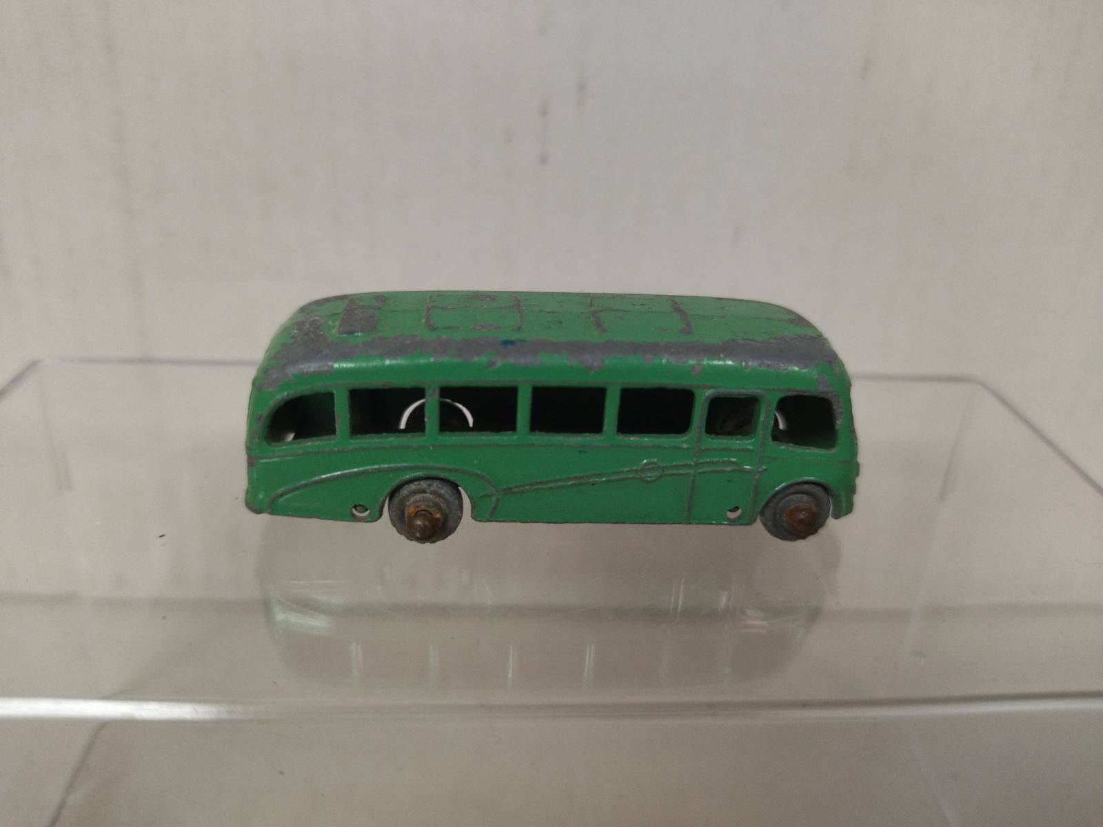 bedford-duple-coach-bus-london