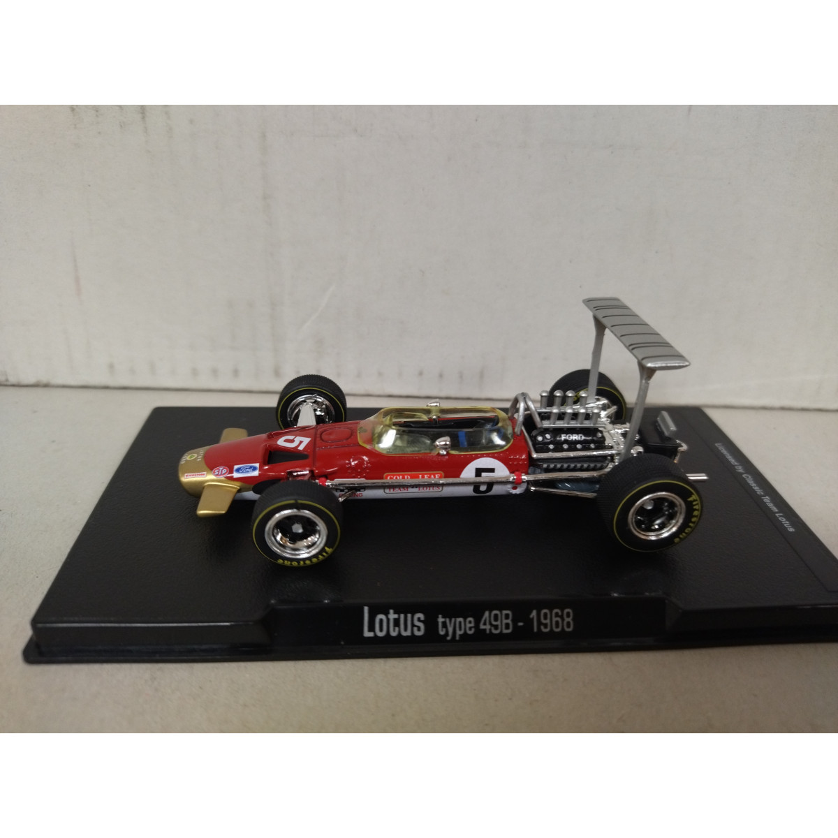 1/24 Scale Formula 1 Model 1/24 Scale Formula 1 Lotus 49 Car Model