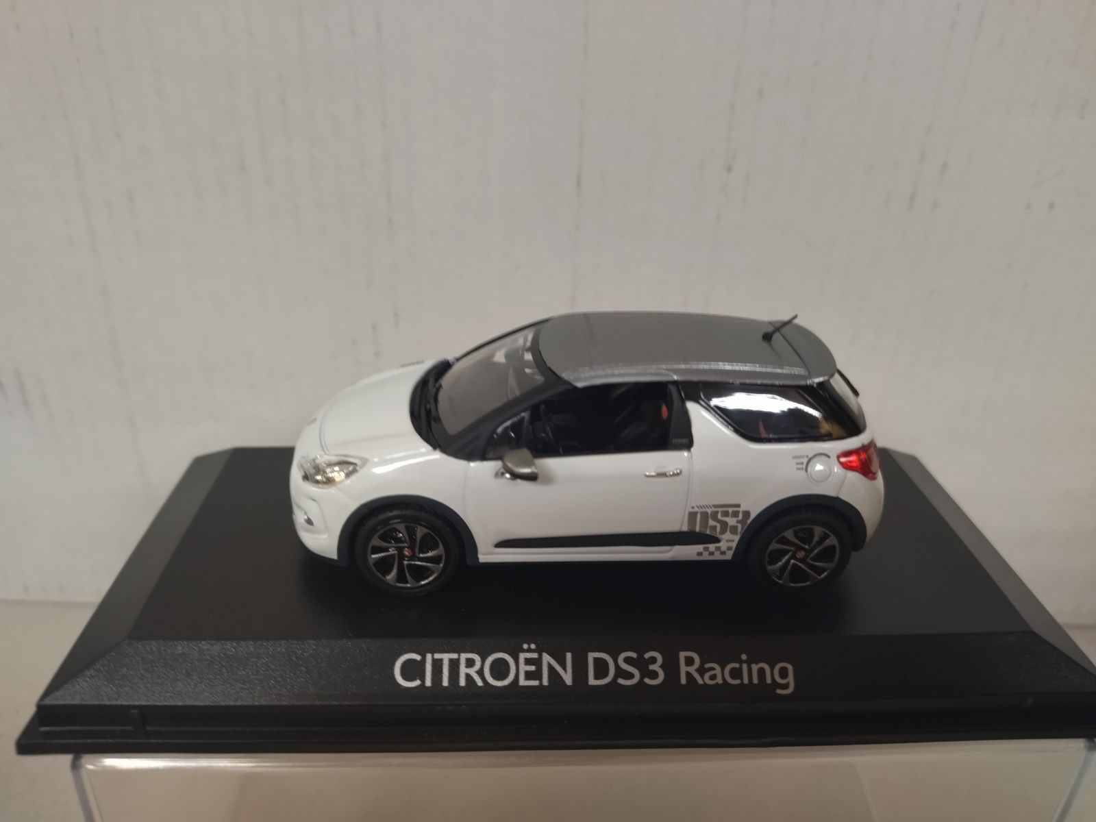 CITROEN DS3 2010 RACING WHITE WITH GREY ROOF 1:43 NOREV 155276
