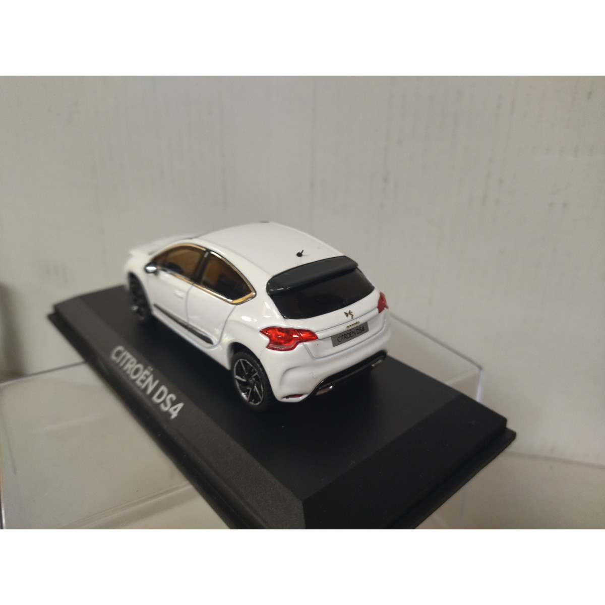 CITROEN DS4 2011 WHITE 4-DOOR 1:43 NOREV 155451 - BCN STOCK CARS