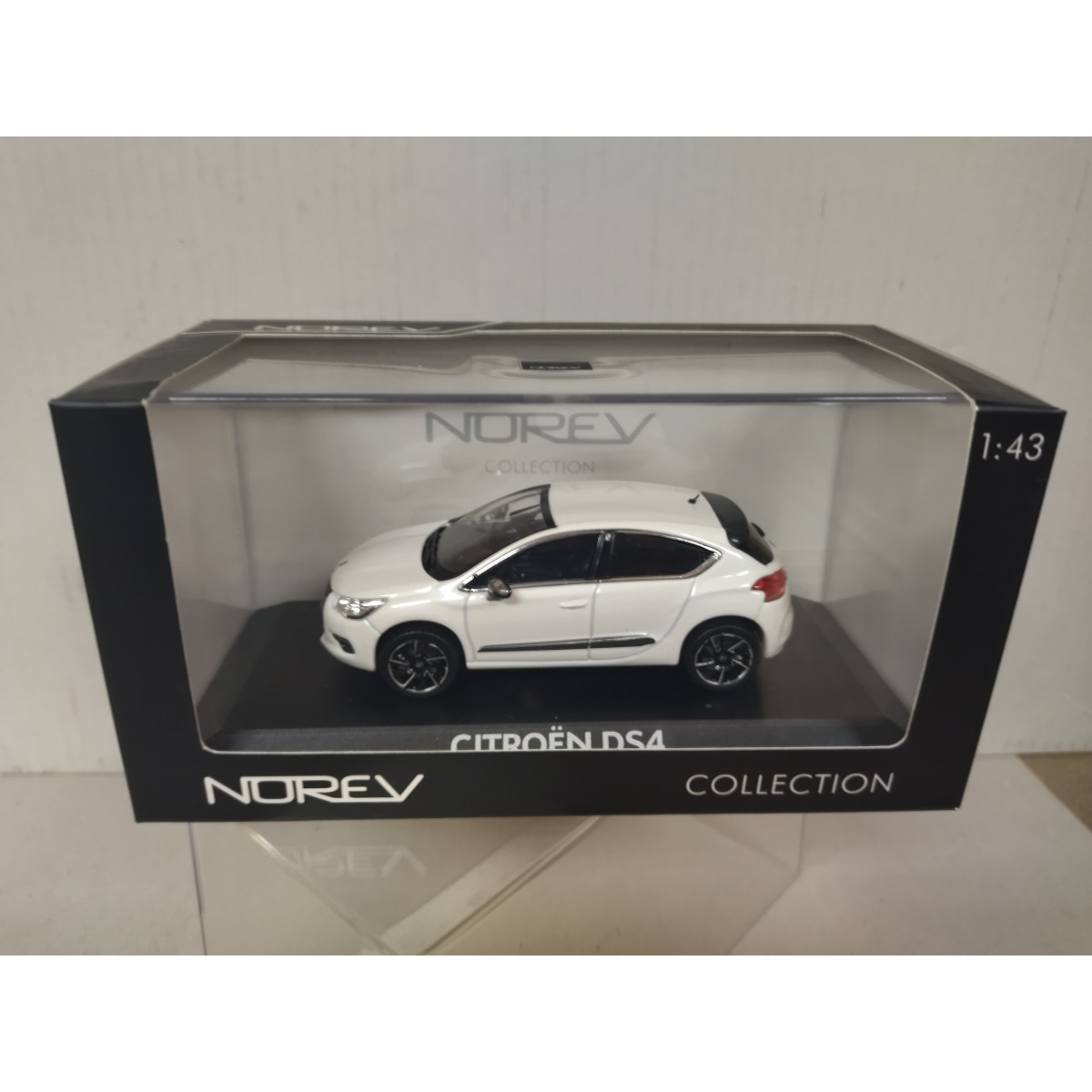 CITROEN DS4 WHITE 1:43 NOREV 155451 - BCN STOCK CARS