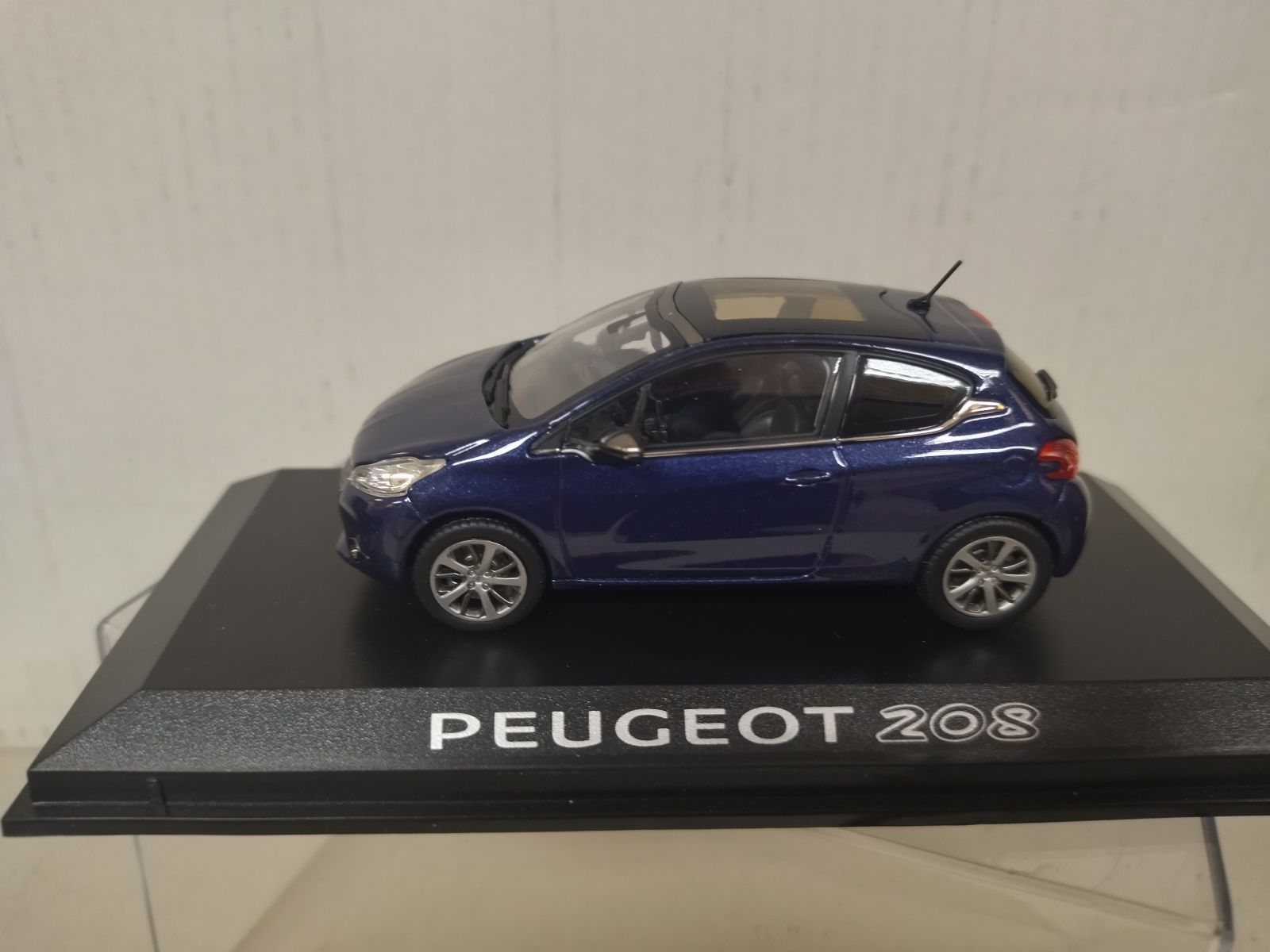 PEUGEOT 208 3-PORTE bleu virtuel vehicule miniature 472774 Norev 1:43 PEUGEOT 208 3-PORTE bleu virtuel vehicule miniature 472774 Norev 1:43