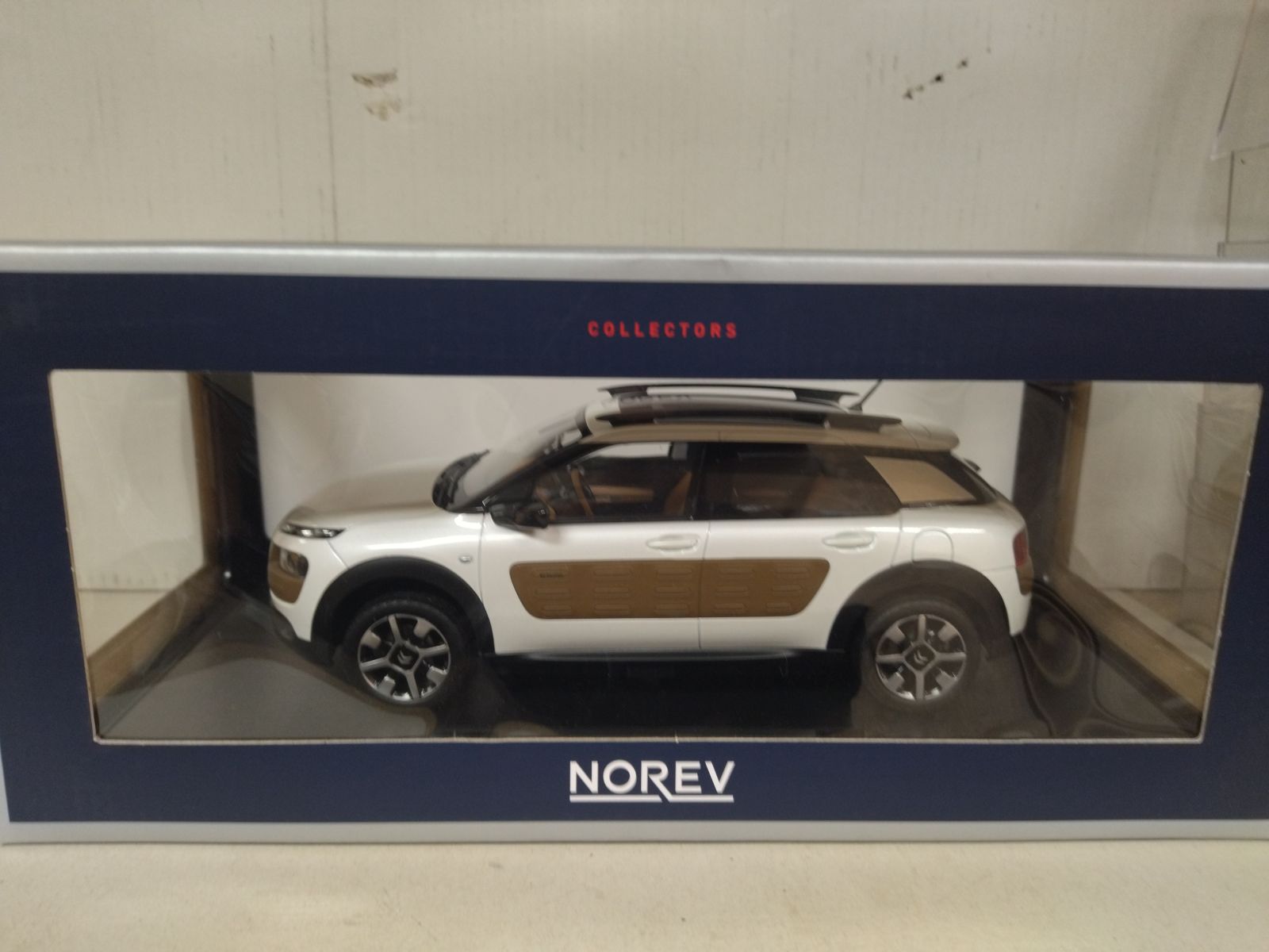CITROEN C4 CACTUS 2014 PEARL WHITE & CHOCLATE AIRBUMP 1:18