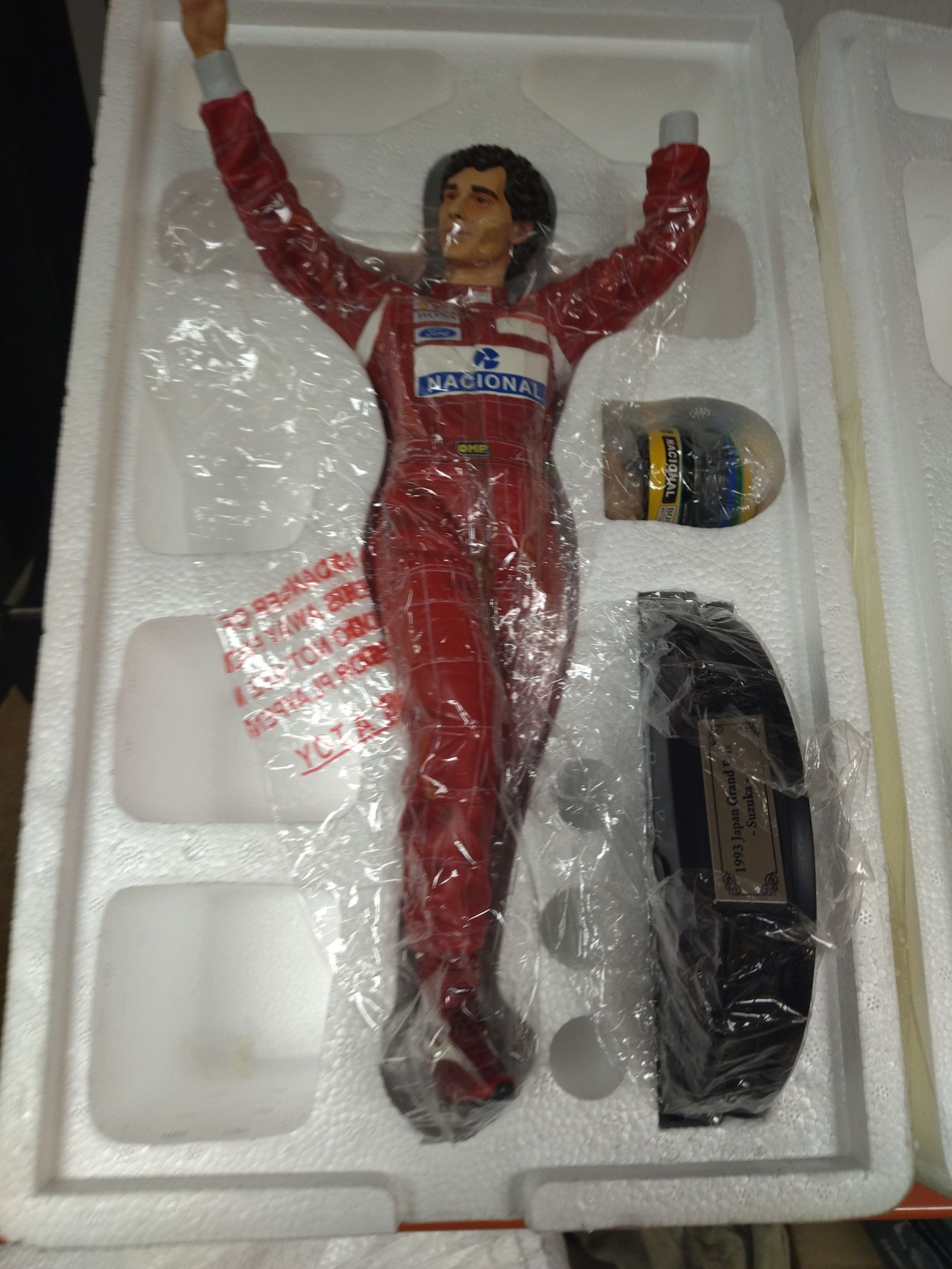 AYRTON SENNA FIGURE FORMULA F1 GP SUZUKA 1993 THIN ART 1:6