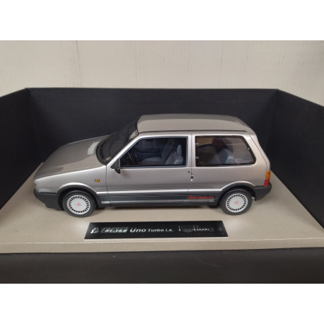 FIAT UNO TURBO i.e. 1:18 TOP MARQUES by BBR