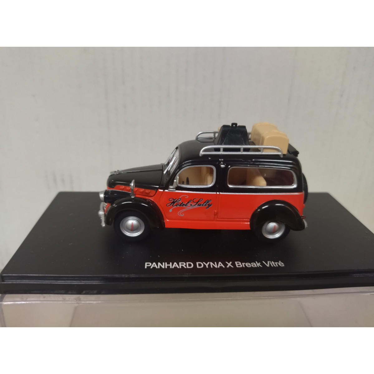Miniature Panhard Dyna X Commerciale – Grenat – Eligor 1/43 (Réf 101531)