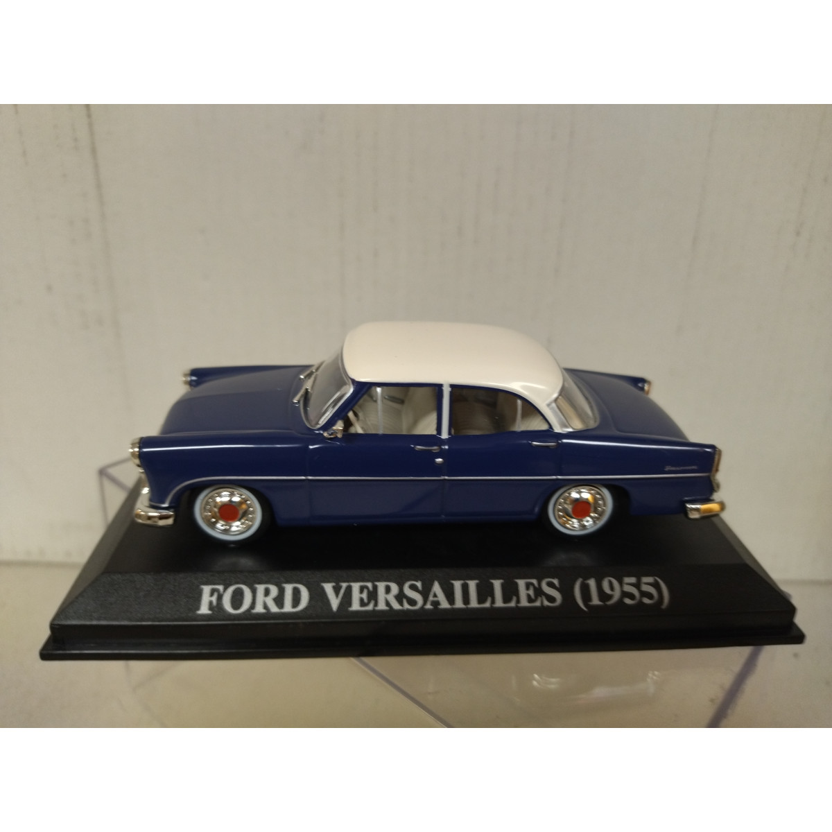 Modèle Réduit Ford Versailles 1/43 Bleu - Collection IXO Occasion