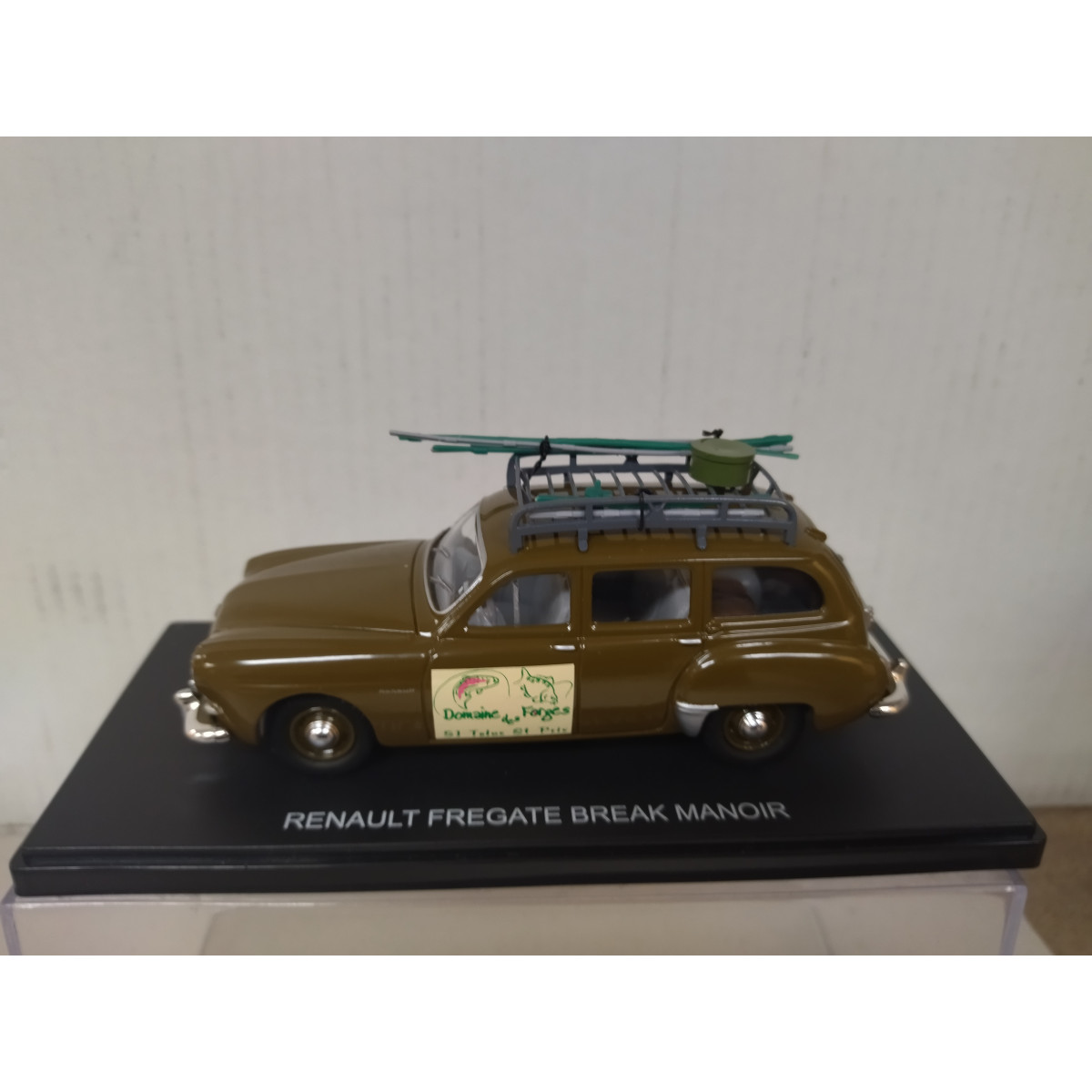 Figurine Eligor 1/43 – Renault Frégate Break – Rouge – Modèle CEC