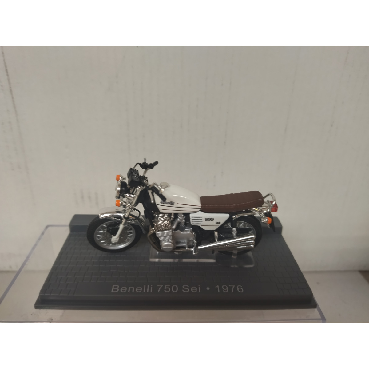 BENELLI 750 SEi 1976 CLASSIC MOTO/BIKE 1:24 ALTAYA IXO - BCN STOCK