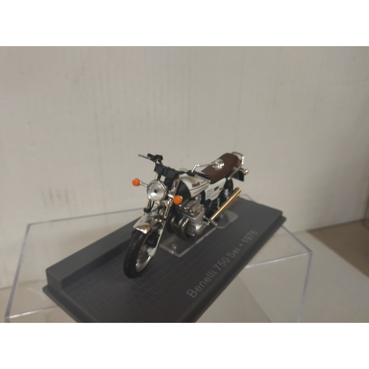 BENELLI 750 SEi 1976 CLASSIC MOTO/BIKE 1:24 ALTAYA IXO - BCN STOCK