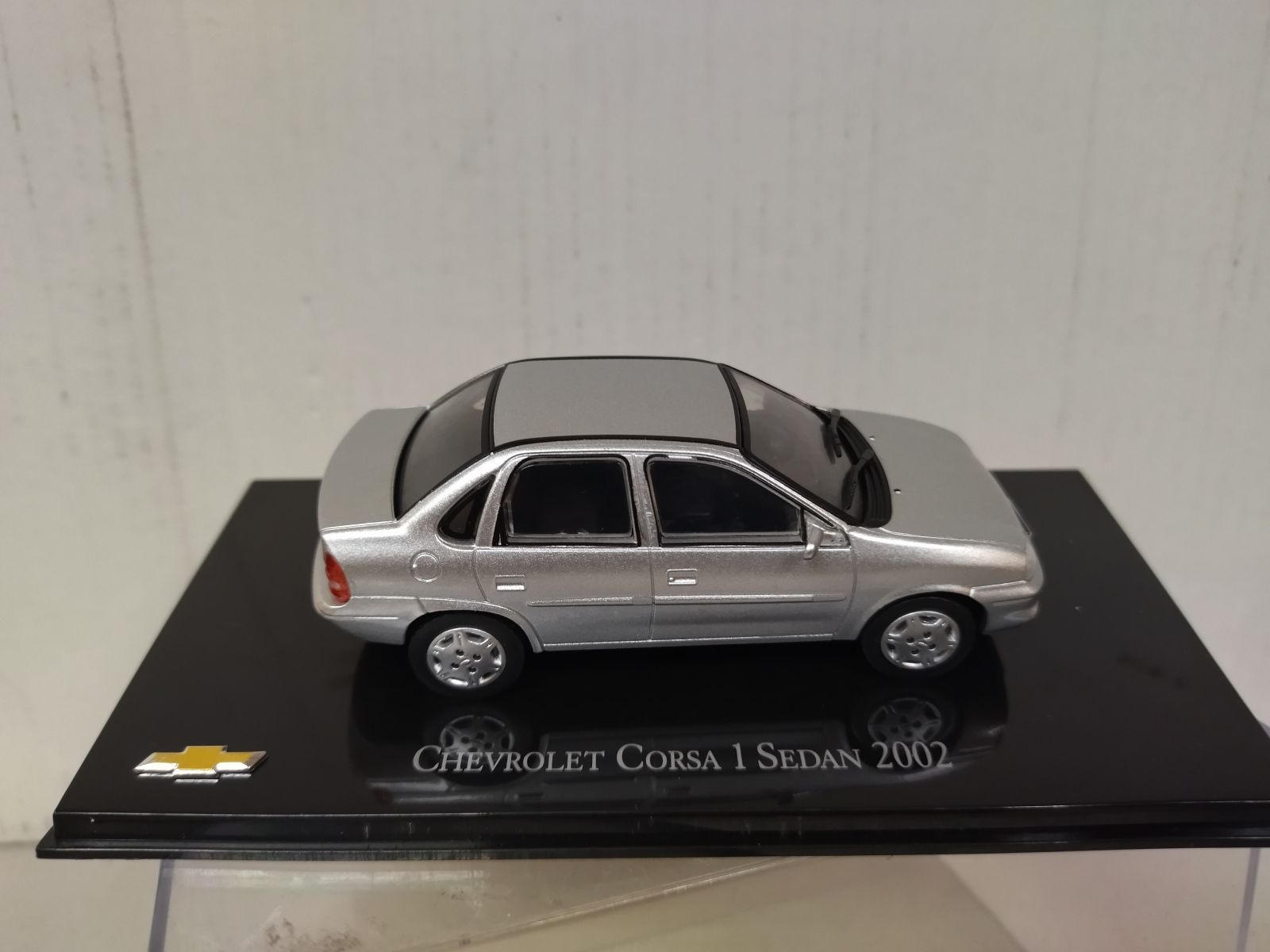 CHEVROLET CORSA 2002 1 SEDAN CHV 60 BRASIL 1:43 DeAGOSTINI IXO