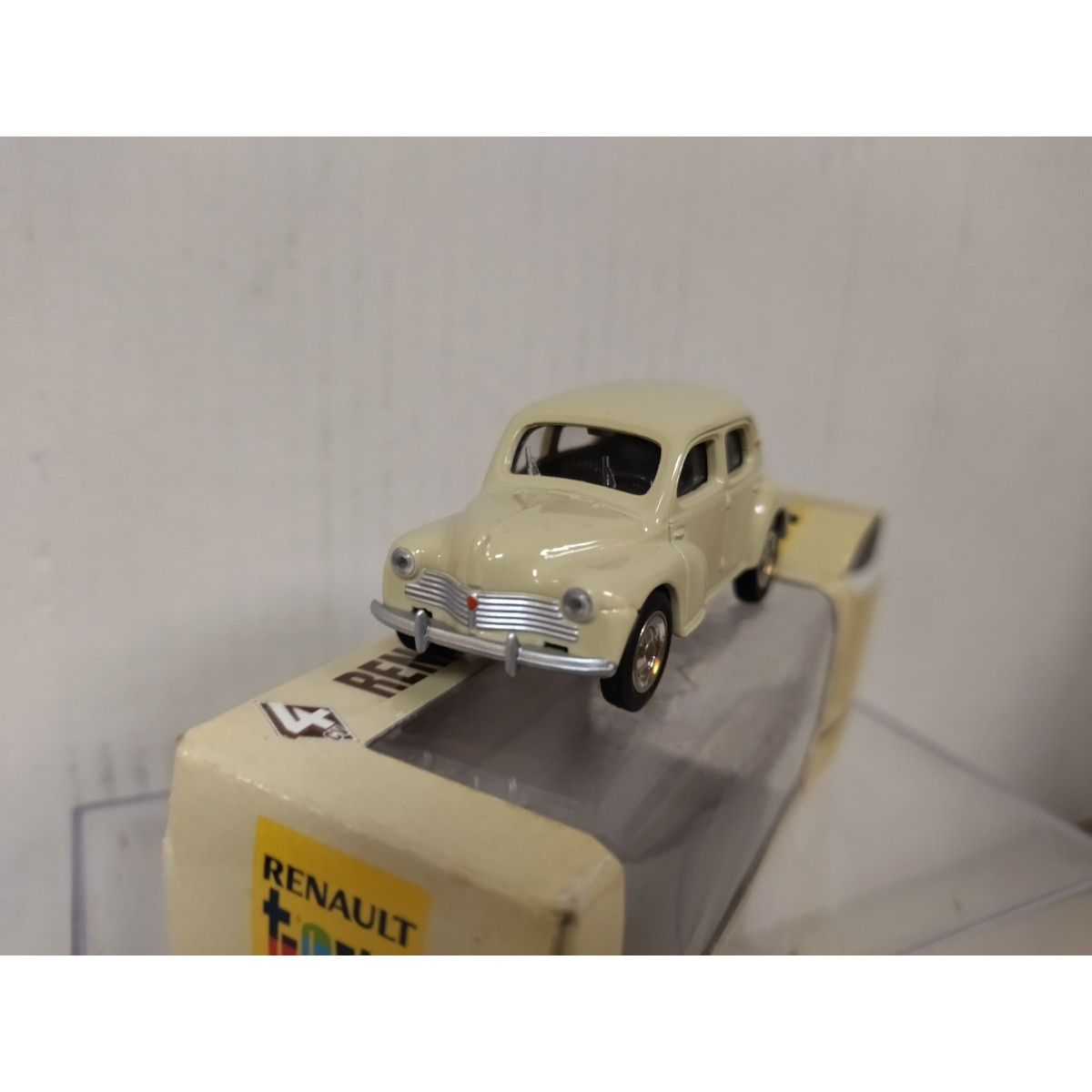 RENAULT MEGANE ESTATE 2020 White NOREV 1:43 Ref 517668 - La Boutique D'ALAIN
