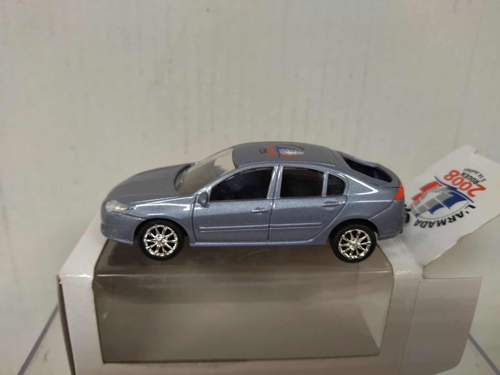 Norev 1/43 - Renault Laguna 2008 - Gris Métallisé - Miniature De Collection En Boîte