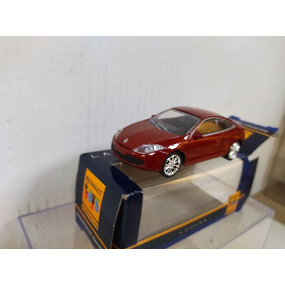 Livraison de la Renault Laguna Coupé Monaco GP2 dCi 150 neuve de