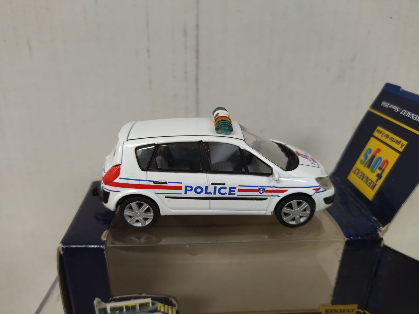 Renault Scenic II Police - Universal Hobbies 1/43 - Miniature Occasion