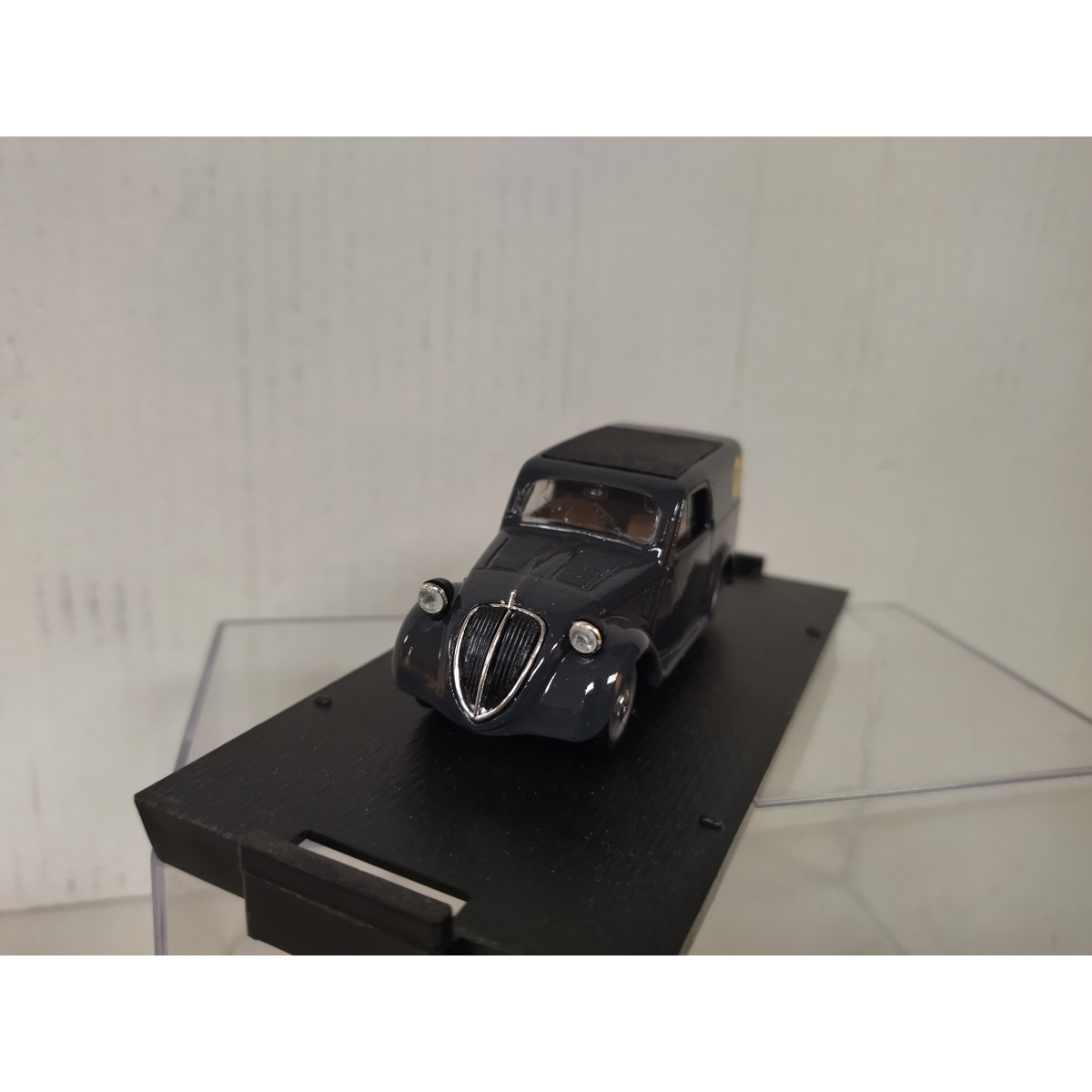 Camionnette Fiat 500B Poste & Télécom 1946-1949 - Maquette Brumm 1:43 - Occasion Bon état