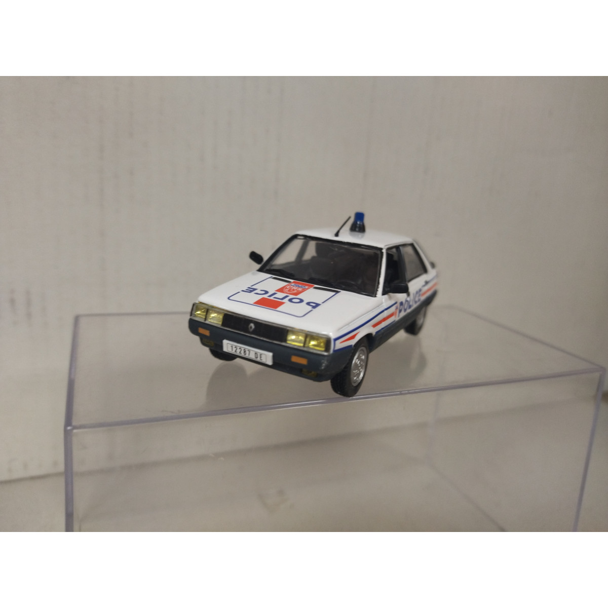 CIJ 3/61 RENAULT 1000 KGS POLICE 商品の説明CIJ3/61RENAULT 1000…