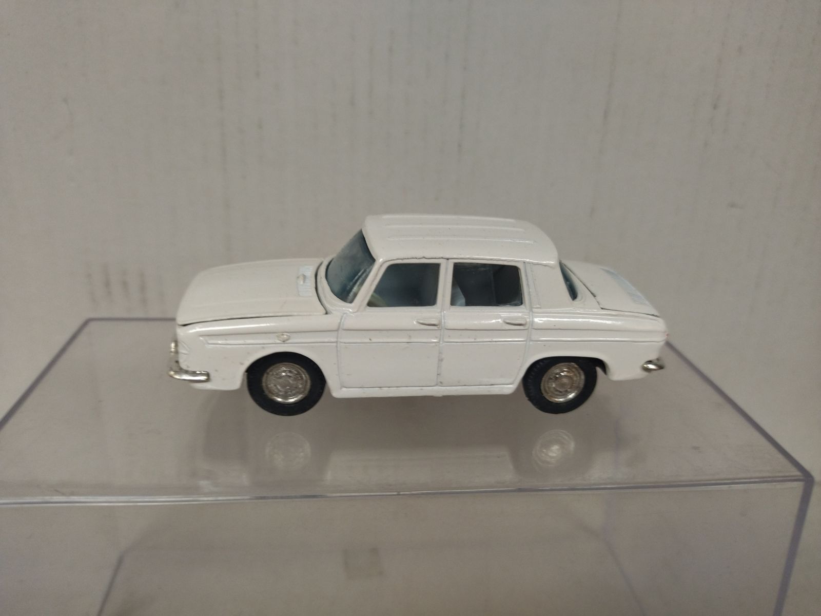 ルノー R10 - ジョアル #104 RENAULT 10 WHITE 1:43 JOAL 104 - BCN STOCK CARS