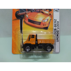 MERCEDES-BENZ UNIMOG U300 ORANGE MBX 46 1:64 MATCHBOX