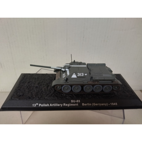 TANK SU-85 1945 ASSAULT GUN 13th POLISH ARTILLERY REG BERLIN WW 2 1:72 ALTAYA IXO