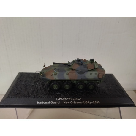 LAV-25 PIRANHA 2005 NATIONAL GUARD NEW ORLEANS USA 1:72 ALTAYA IXO