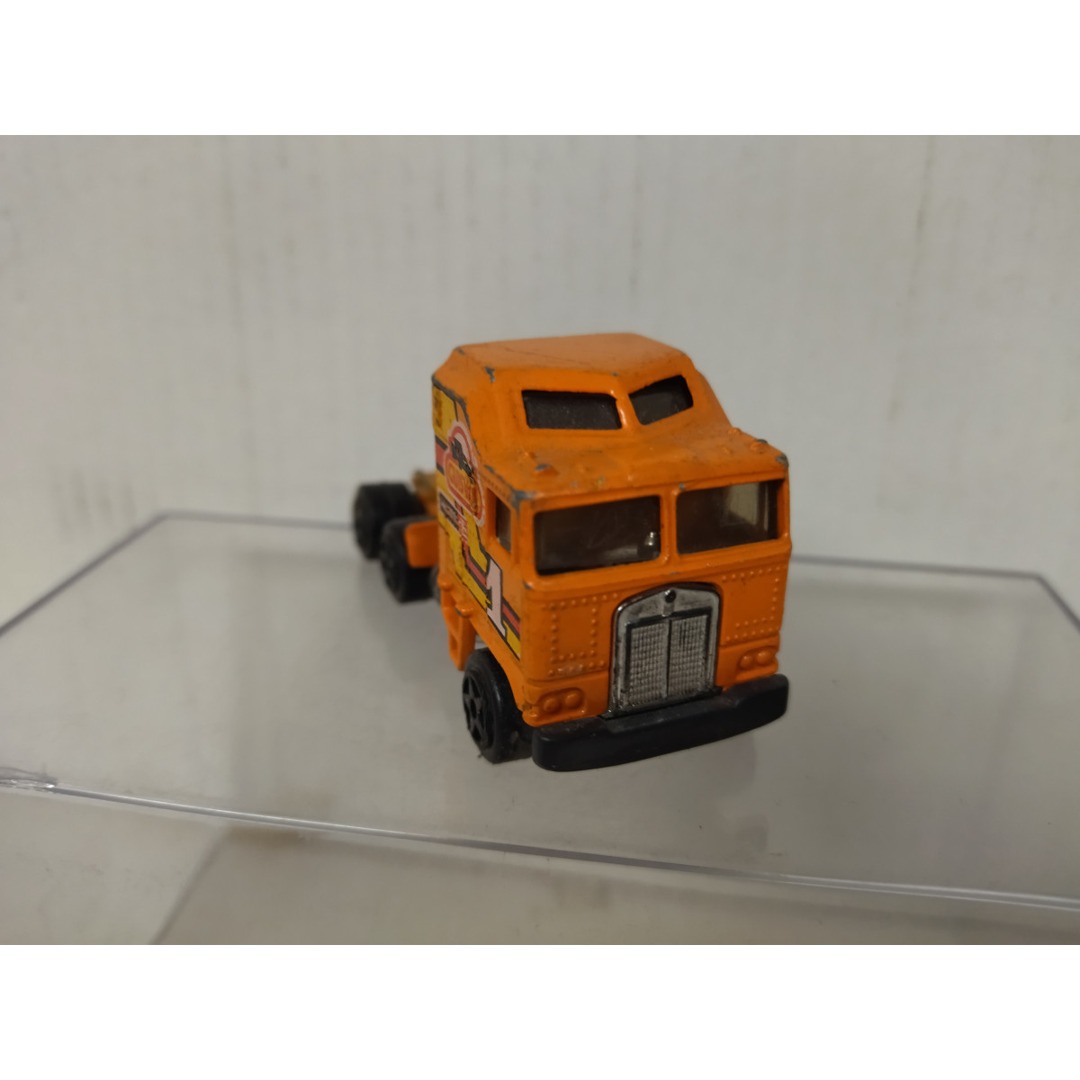Miniature Guisval Kenworth W900 – Transport Ciment – 1/64 – Boîte Endommagée – NP31