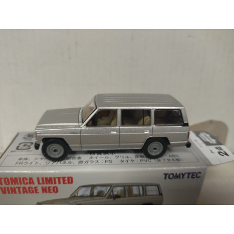 NISSAN SAFARI EXTRA VAN DX 1:64 TOMICA LIMITED VINTAGE NEO N-109a