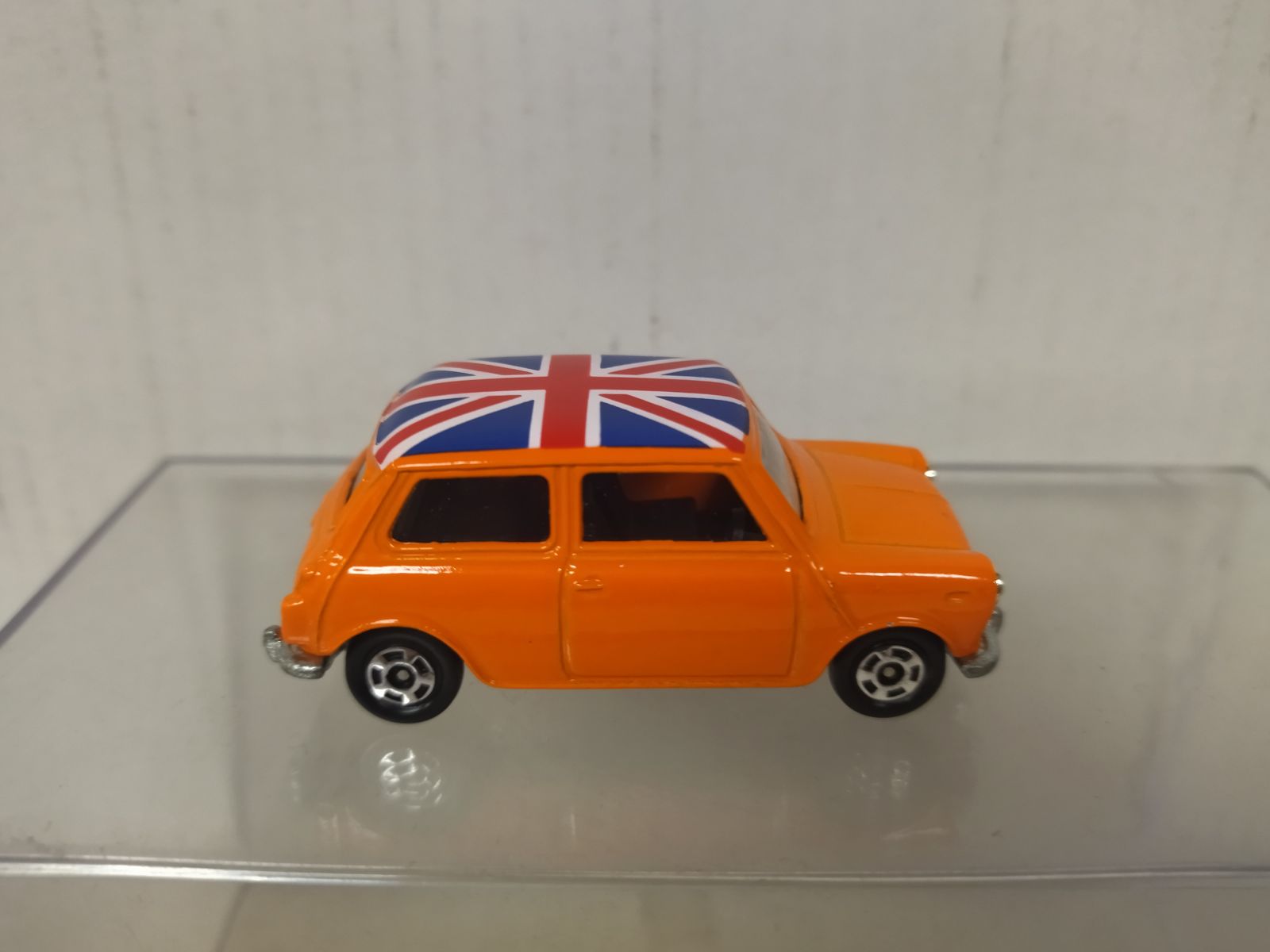 mini-cooper-orange-union-jack-