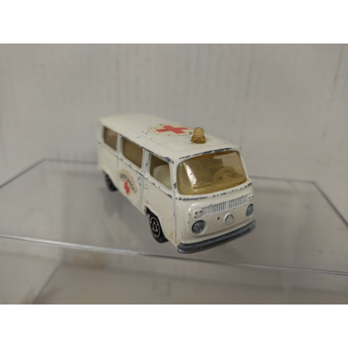 Majorette n°244 Combi Volkswagen Ambulance 1/60