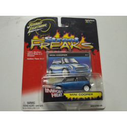 MINI COOPER IMPORT HEAT STREET FREAKS 1:64 JOHNNY LIGHTNING