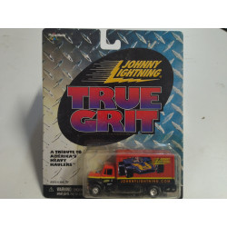 TRUE GRIT HEAVY HAULER´S JOHNNY LIGHTNING.COM 1:64 JOHNNY LIGHTNING