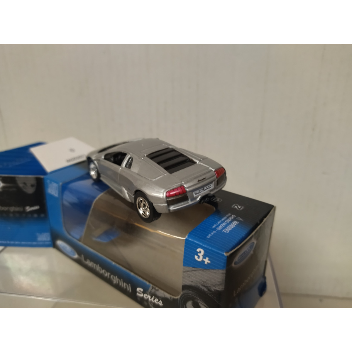 The 1/18 Lamborghini Miura P400SV from Welly, a review by