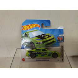 DODGE CHARGER 2015 SRT GREEN 1/10 FIRST RESPONSE 1:64 HOT WHEELS