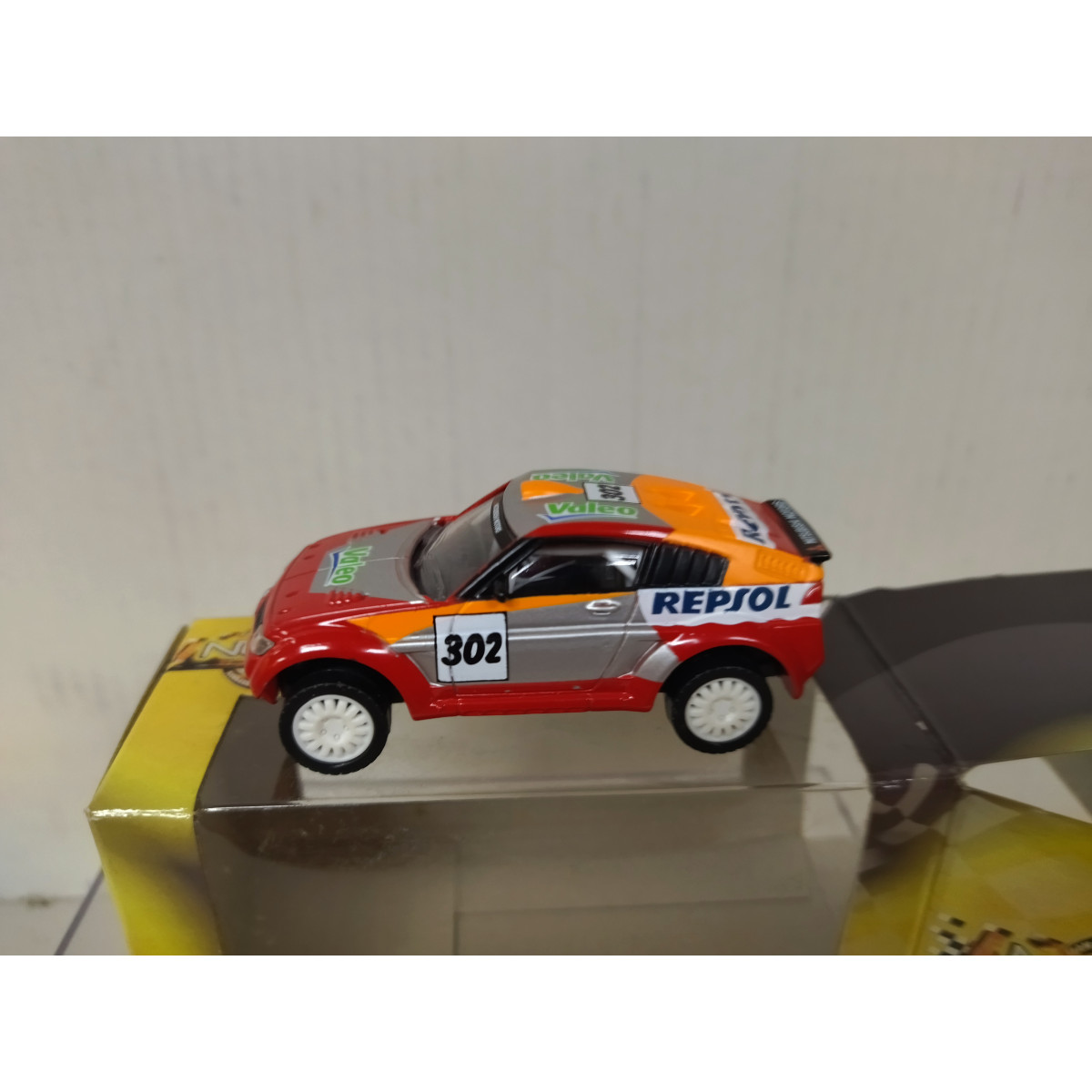 MITSUBISHI PAJERO EVOLUTION DAKAR n302 REPSOL apx 1:64 NOREV