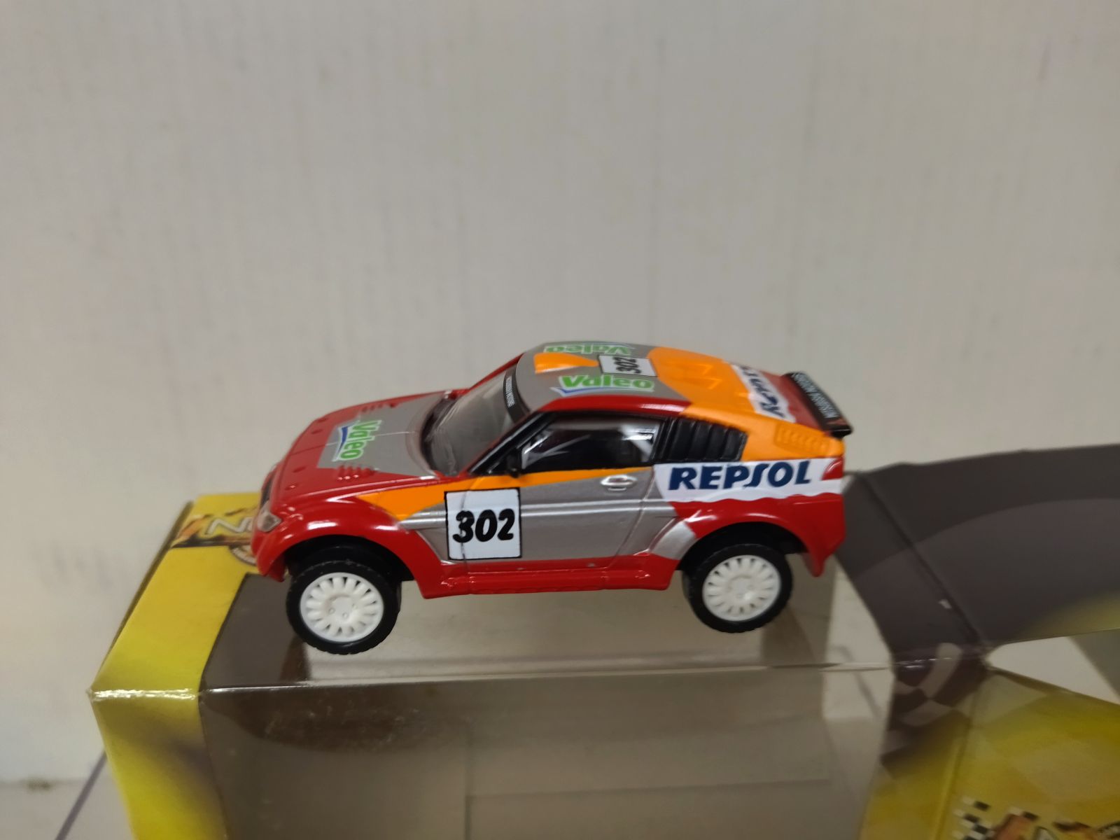 MITSUBISHI PAJERO EVOLUTION DAKAR n302 REPSOL apx 1:64 NOREV