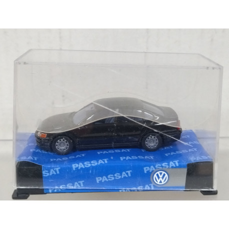 VOLKSWAGEN PASSAT SEDAN 1:87 H0 AWM URNA RAJADA