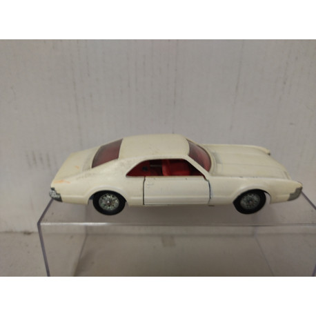 OLDSMOBILE TORONADO BLANC/WHITE 1:43 SOLIDO 150 VINTAGE NO BOX